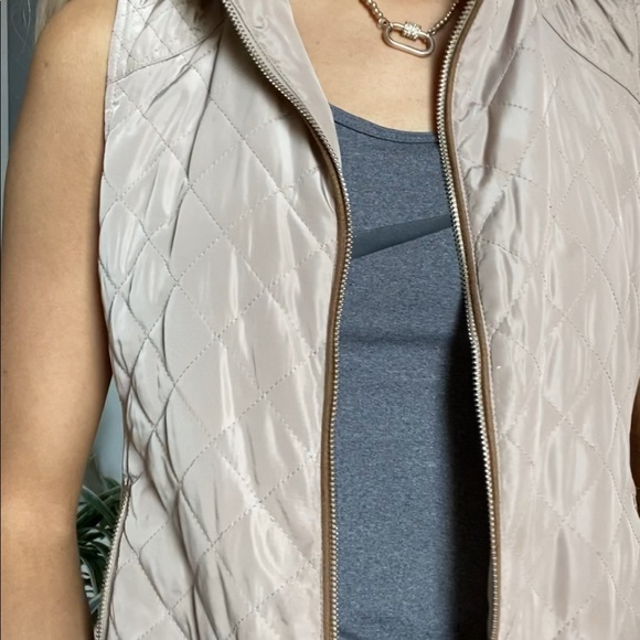 BOUTIQUE VEST!! - Picture 2 of 3